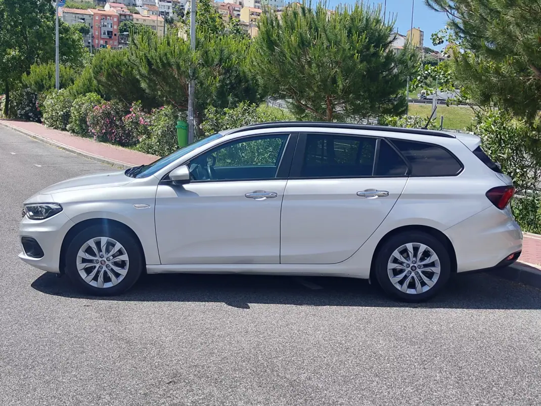 Fiat Tipo Station Wagon 2019 - 10780 EUR, 103800 km - AUTO.MOTO.pt - 103800km - foto 12 de 38