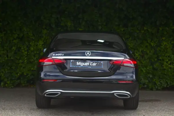 Mercedes-Benz E 200 2020 - 39900 EUR, 49700 km - AUTO.MOTO.pt - 49700km - foto 9 de 17