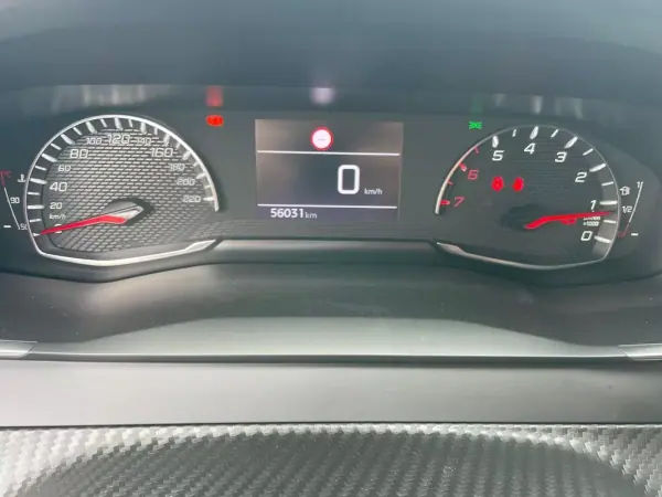 Peugeot 208 2022 - 15900 EUR, 56031 km - AUTO.MOTO.pt - 56031km - foto 11 de 14