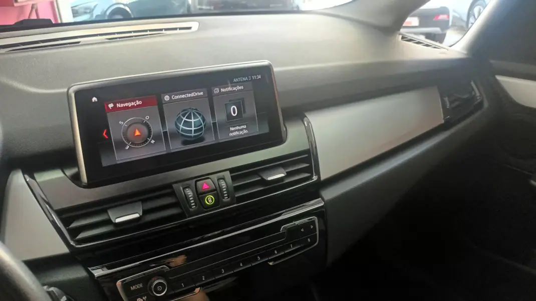 BMW 225xe Active Tourer 2019 - 18750 EUR, 156212 km - AUTO.MOTO.pt - 156212km - foto 27 de 68