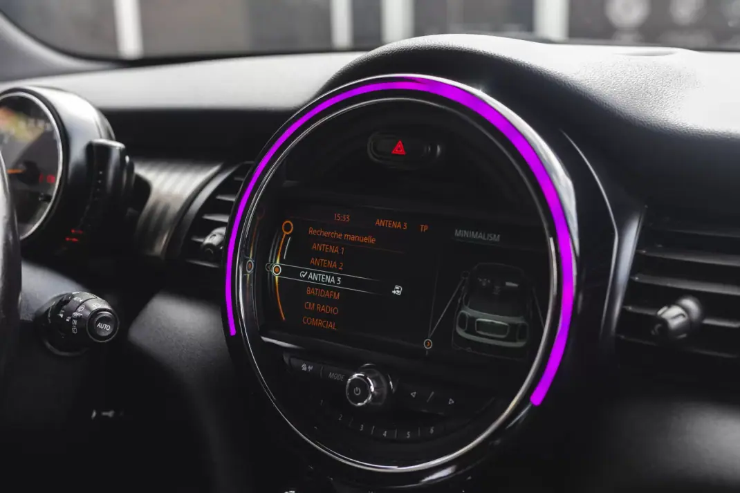 MINI Cooper 2015 - 14500 EUR, 211994 km - AUTO.MOTO.pt - 211994km - foto 18 de 31