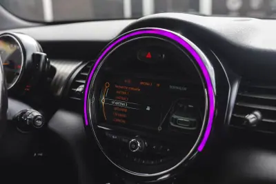 MINI Cooper 2015 - 14500 EUR, 211994 km - AUTO.MOTO.pt - 211994km - foto 18 de 31