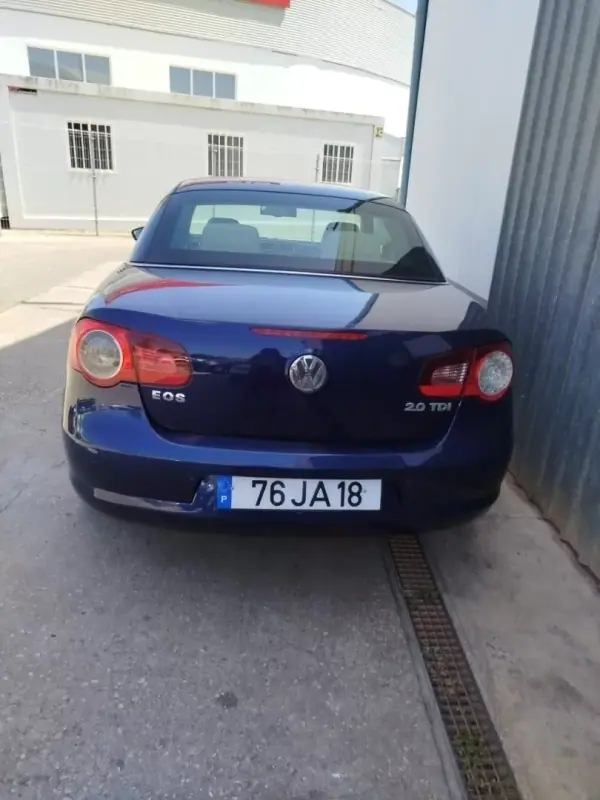Volkswagen EOS 2010 - 12200 EUR, 159060 km - AUTO.MOTO.pt - 159060km - foto 13 de 15