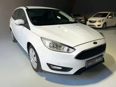 Ford Focus 2018 - 9900 EUR, 71250 km - AUTO.MOTO.pt - 71250km - foto 6 de 27