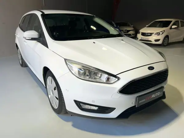 Ford Focus 2018 - 9900 EUR, 71250 km - AUTO.MOTO.pt - 71250km - foto 6 de 27