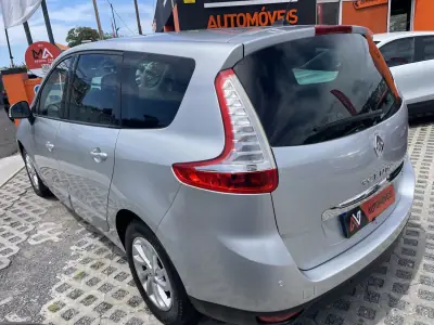 Renault Grand Scénic 2014 - 9950 EUR, 118241 km - AUTO.MOTO.pt - 118241km - foto 5 de 13