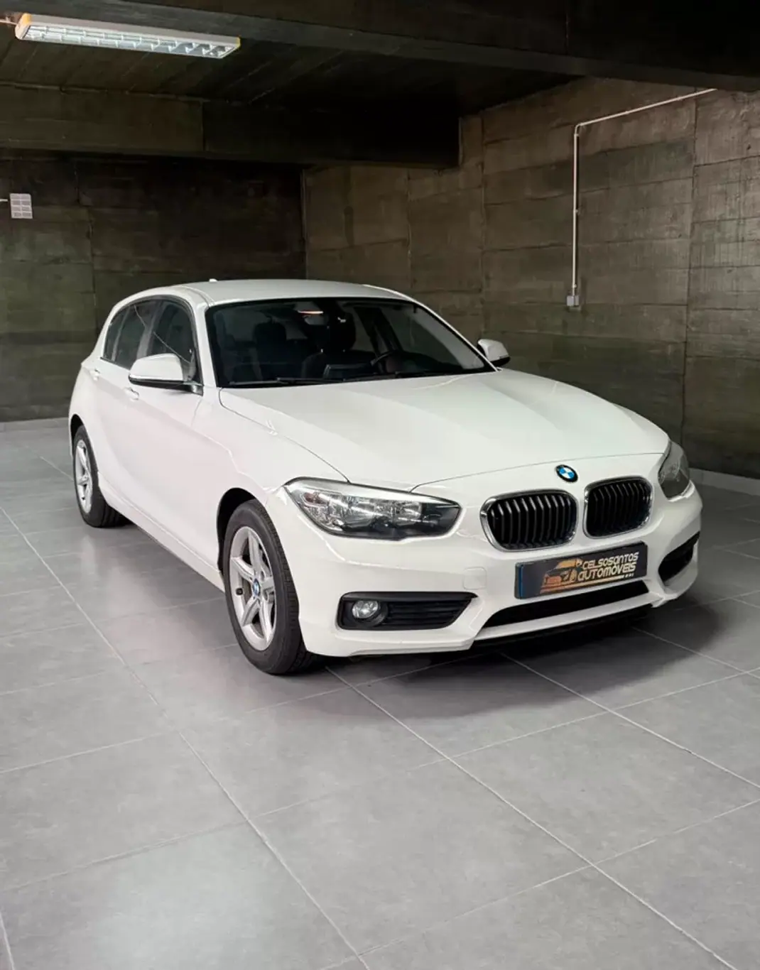 BMW 116 2017 - 17350 EUR, 140000 km - AUTO.MOTO.pt - 140000km - foto 1 de 17