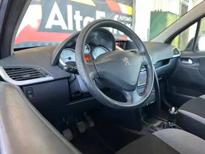 Peugeot 207 2006 - 8900 EUR, 172278 km - 172278km - foto 11 de 27