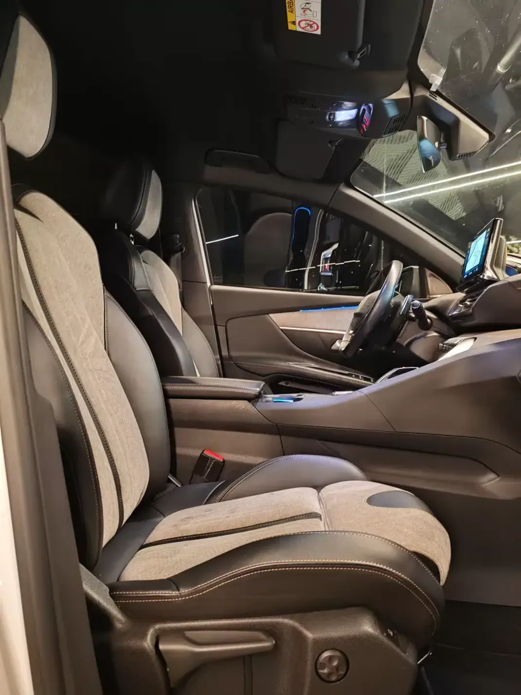 Peugeot 3008 2021 - 25750 EUR, 72000 km - AUTO.MOTO.pt - 72000km - foto 19 de 20