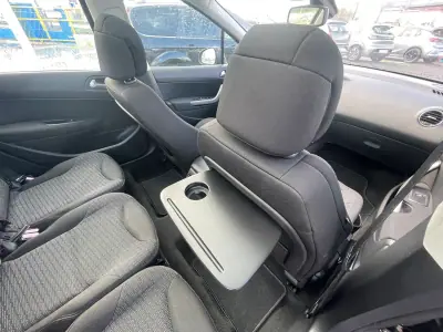 Peugeot 308 2009 - 7750 EUR, 233375 km - AUTO.MOTO.pt - 233375km - foto 17 de 19