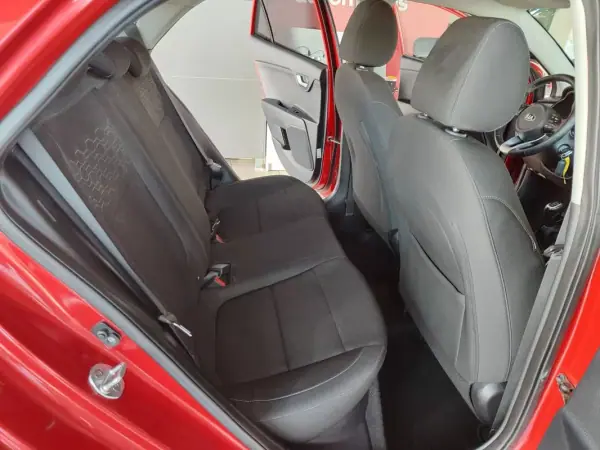 Kia Rio 2019 - 12500 EUR, 66000 km - AUTO.MOTO.pt - 66000km - foto 14 de 36