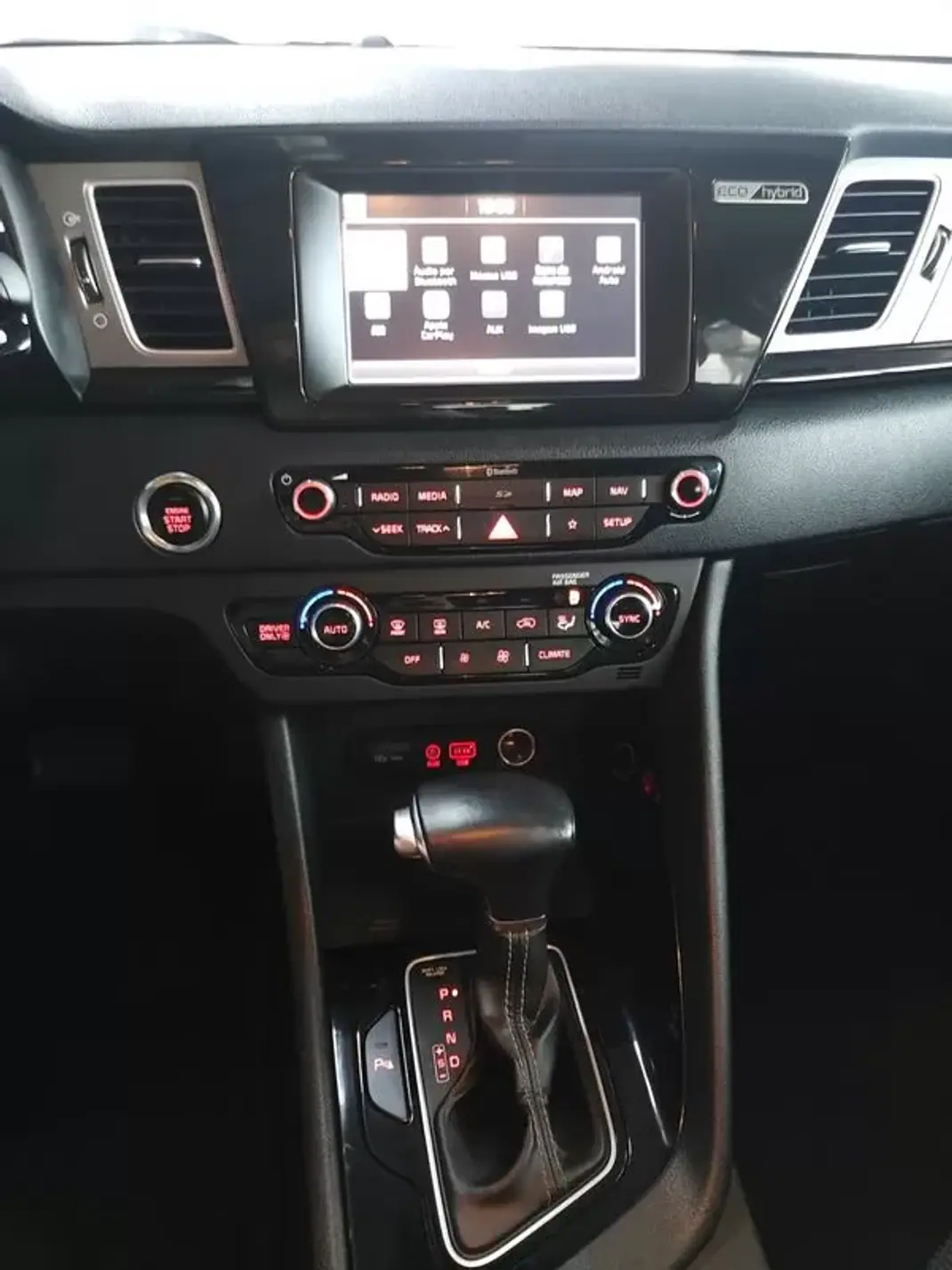 Kia Niro 2019 - 17250 EUR, 51300 km - AUTO.MOTO.pt - 51300km - foto 30 de 34