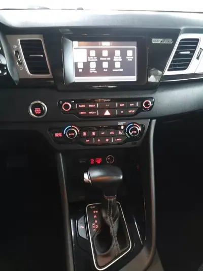 Kia Niro 2019 - 17250 EUR, 51300 km - AUTO.MOTO.pt - 51300km - foto 30 de 34