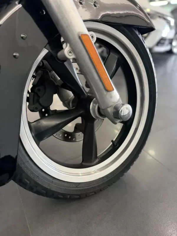 Harley-Davidson Dyna Low Rider S 2012 - 13000 EUR, 41000 km - AUTO.MOTO.pt - 41000km - foto 6 de 17