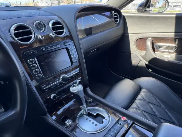 Bentley Continental 2009 - 95000 EUR, 60000 km - AUTO.MOTO.pt - 60000km - foto 17 de 23
