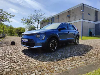 Kia e-Niro 2023 - 26990 EUR, 53098 km - AUTO.MOTO.pt - 53098km - foto 3 de 12