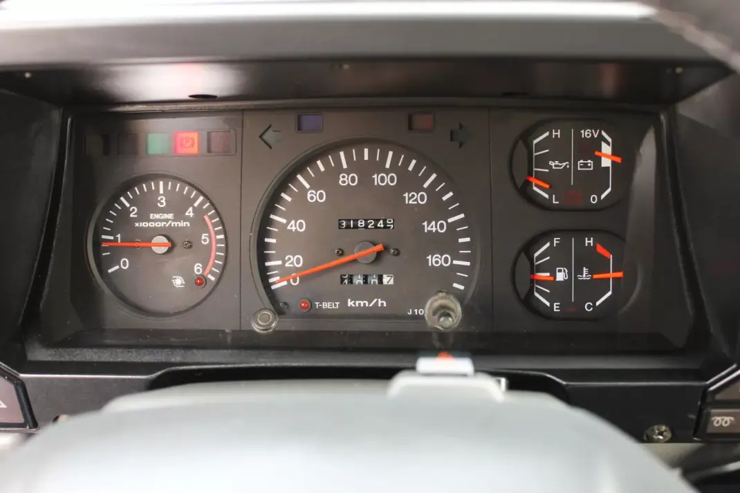 Toyota Land Cruiser 1994 - 38000 EUR, 318000 km - AUTO.MOTO.pt - 318000km - foto 40 de 46