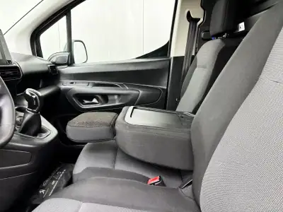 Peugeot Partner 1.6 BlueHdi 100cv Premium 2020 - 13990 EUR, 135000 km - AUTO.MOTO.pt - 135000km - foto 14 de 35