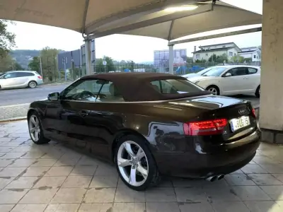 Audi A5 Cabrio 2011 - 16750 EUR, 270761 km - AUTO.MOTO.pt - 270761km - foto 3 de 28