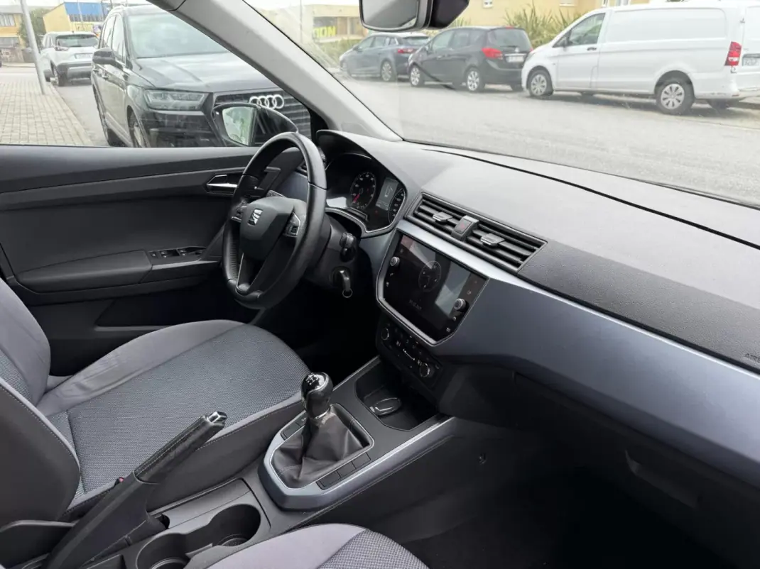 SEAT Arona 2017 - 13750 EUR, 116324 km - AUTO.MOTO.pt - 116324km - foto 13 de 17