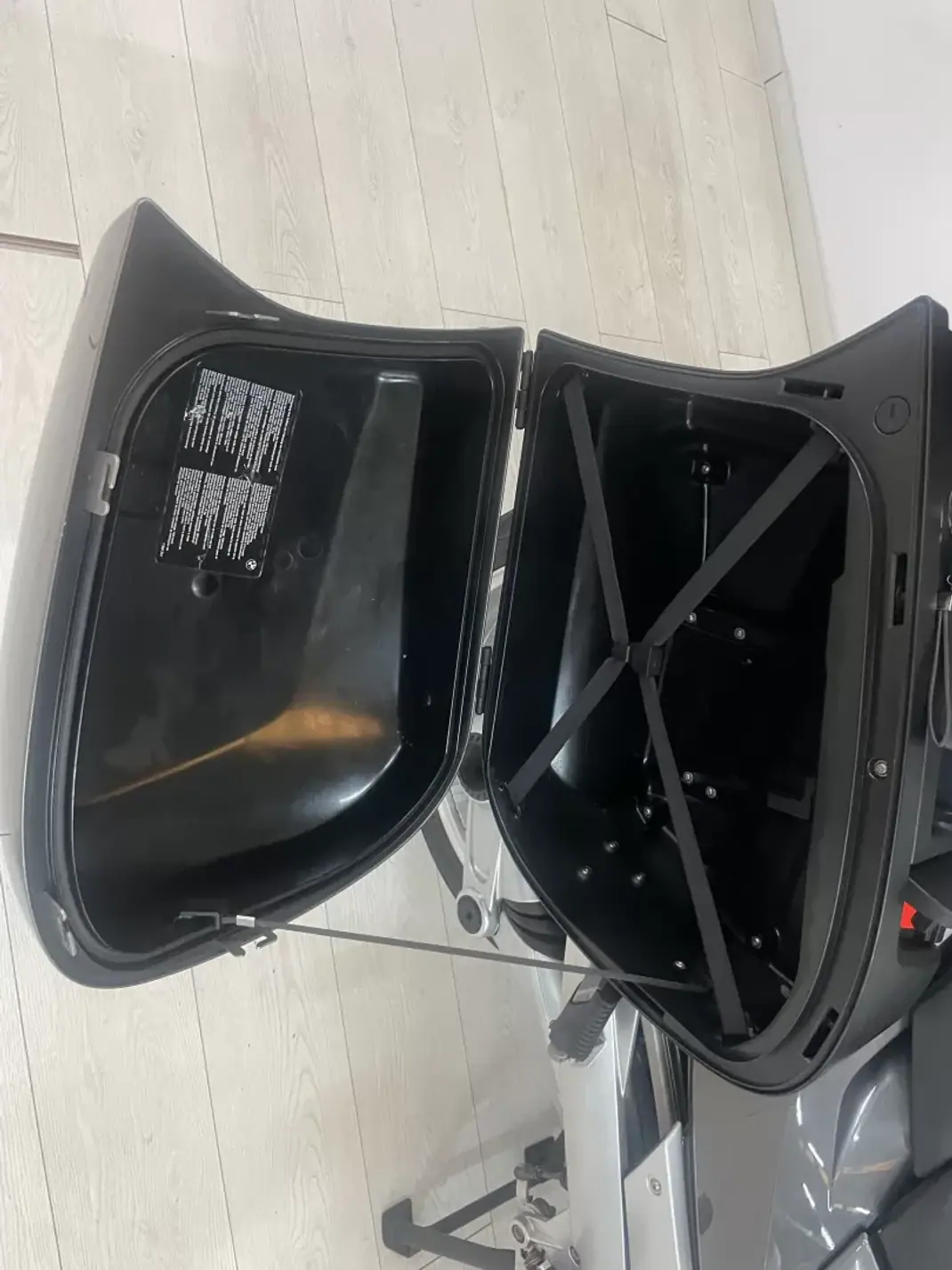 BMW R 1200 RT 2012 - 7950 EUR, 139370 km - 139370km - foto 20 de 21