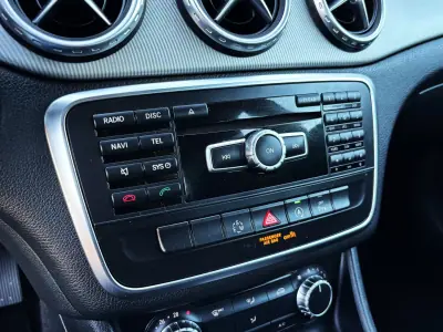 Mercedes-Benz GLA 200 2015 - 20750 EUR, 124000 km - AUTO.MOTO.pt - 124000km - foto 27 de 34