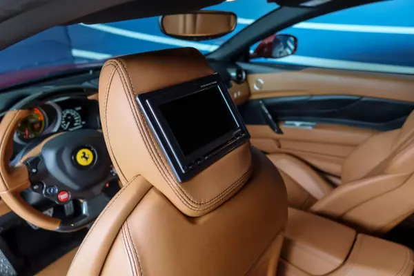Ferrari FF 2013 - 245000 EUR, 33494 km - AUTO.MOTO.pt - 33494km - foto 23 de 26