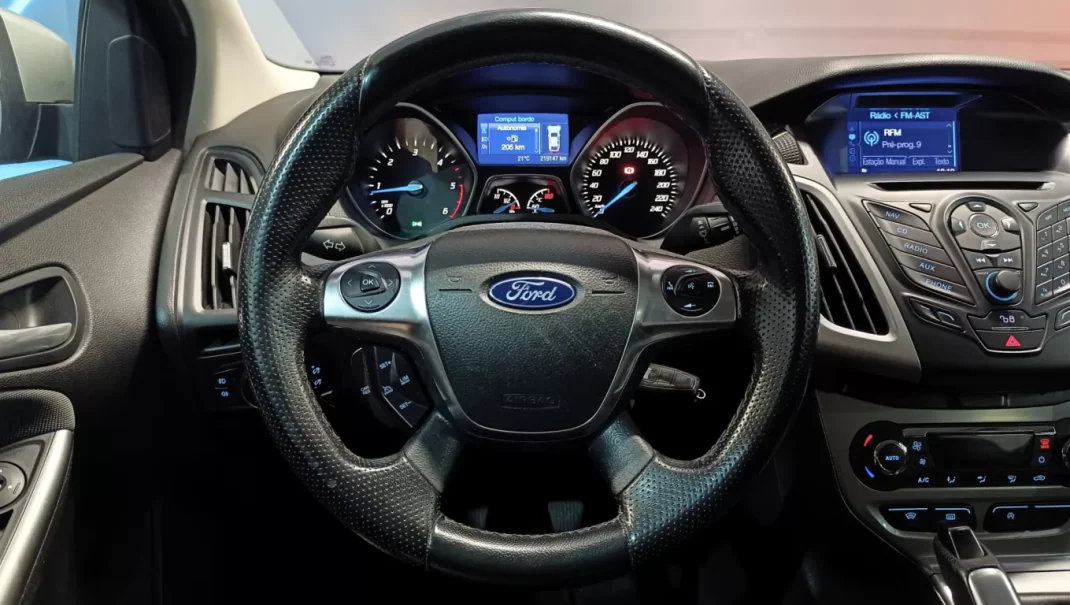 Ford Focus SW 2012 - 7000 EUR, 219147 km - AUTO.MOTO.pt - 219147km - foto 8 de 40