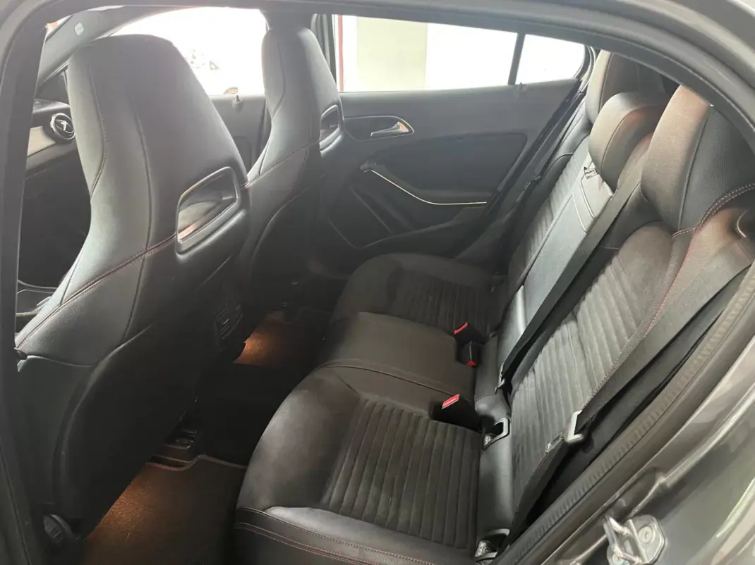 Mercedes-Benz GLA 200 2019 - 27500 EUR, 144556 km - AUTO.MOTO.pt - 144556km - foto 7 de 9