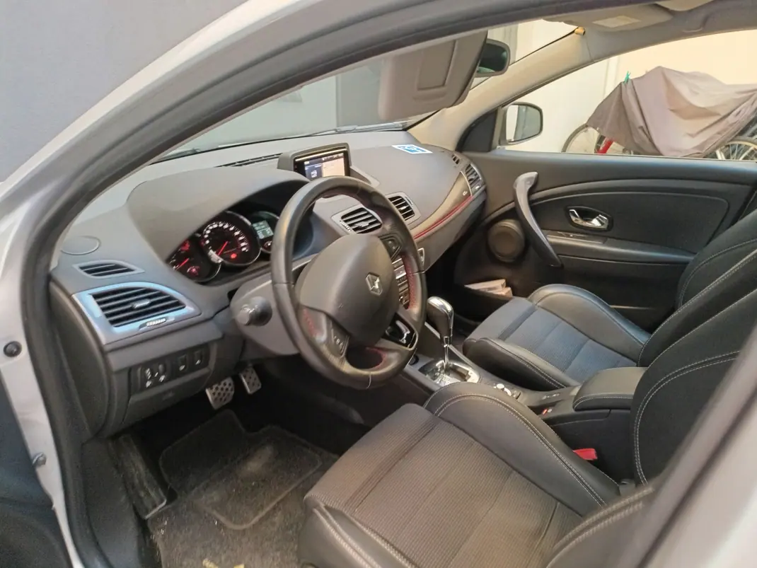 Renault Mégane Sport Tourer 2015 - 10500 EUR, 82000 km - 82000km - foto 11 de 12