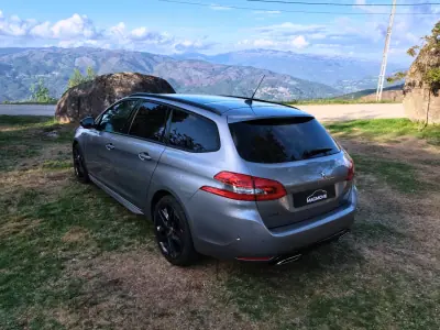 Peugeot 308 SW 2021 — foto 6 de 22