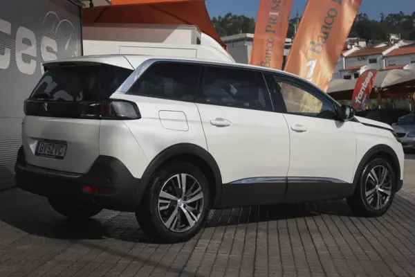 Peugeot 5008 2022 - 23580 EUR, 41620 km - AUTO.MOTO.pt - 41620km - foto 10 de 28