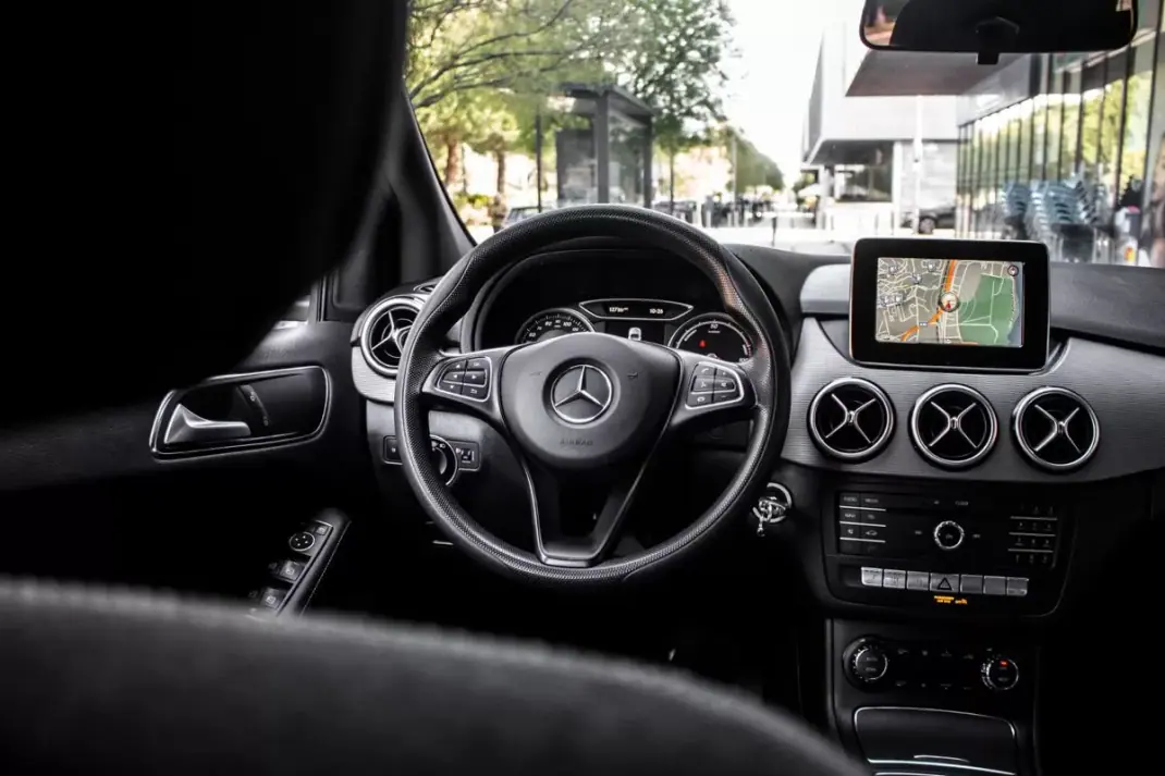 Mercedes-Benz B 250 2017 - 13990 EUR, 85144 km - AUTO.MOTO.pt - 85144km - foto 35 de 44