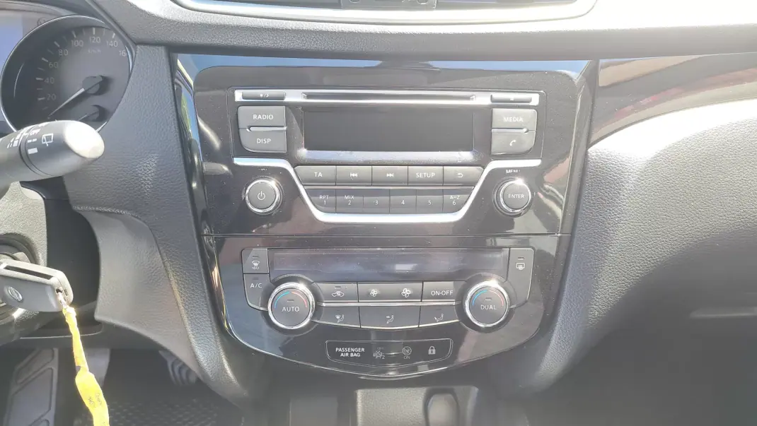 Nissan Qashqai 2014 - 12900 EUR, 133286 km - 133286km - foto 20 de 28