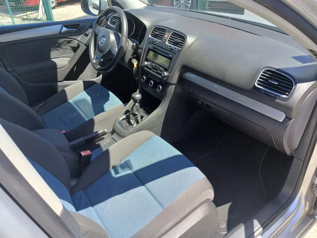 Volkswagen Golf 2011 - 8950 EUR, 155468 km - AUTO.MOTO.pt - 155468km - foto 24 de 28