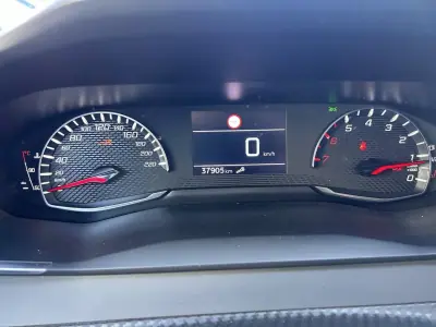 Peugeot 208 2022 - 14990 EUR, 37905 km - AUTO.MOTO.pt - 37905km - foto 11 de 16