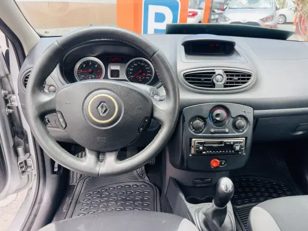 Renault Clio 2008 - 6950 EUR, 171590 km - AUTO.MOTO.pt - 171590km - foto 10 de 12