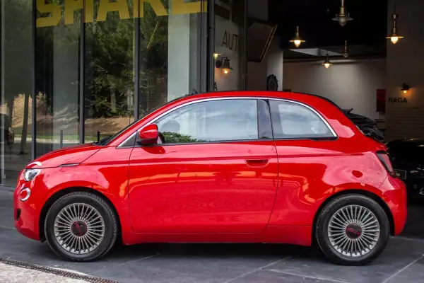 Fiat 500e C 2021 - 16750 EUR, 53714 km - AUTO.MOTO.pt - 53714km - foto 2 de 38