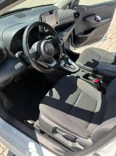 Toyota Yaris 2021 - 19500 EUR, 48750 km - AUTO.MOTO.pt - 48750km - foto 7 de 13