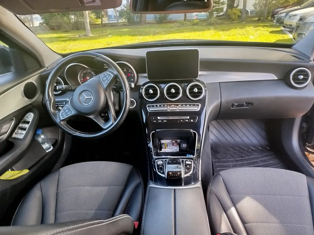 Mercedes-Benz C 220 2015 - 16900 EUR, 245000 km - AUTO.MOTO.pt - 245000km - foto 11 de 12