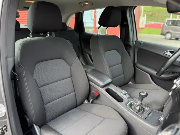Mercedes-Benz B 180 2014 - 11900 EUR, 259000 km - AUTO.MOTO.pt - 259000km - foto 8 de 17