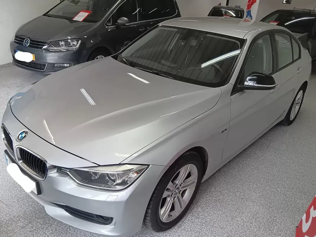 BMW 320 2014 - 15500 EUR, 265000 km - AUTO.MOTO.pt - 265000km - foto 4 de 20