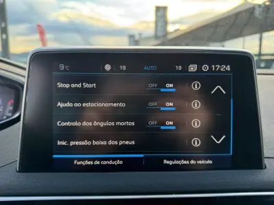 Peugeot 3008 2016 - 18990 EUR, 149800 km - AUTO.MOTO.pt - 149800km - foto 27 de 34