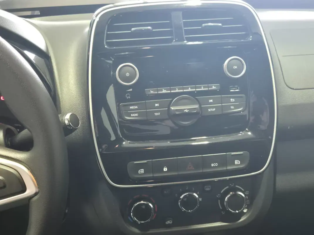 Dacia Spring 2023 - 14000 EUR, 13500 km - AUTO.MOTO.pt - 13500km - foto 9 de 22