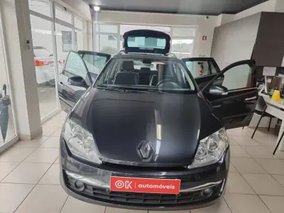Renault Laguna Break 2009 - 8450 EUR, 105000 km - AUTO.MOTO.pt - 105000km - foto 17 de 35