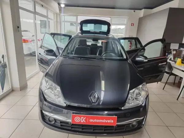 Renault Laguna Break 2009 - 8450 EUR, 105000 km - AUTO.MOTO.pt - 105000km - foto 17 de 35