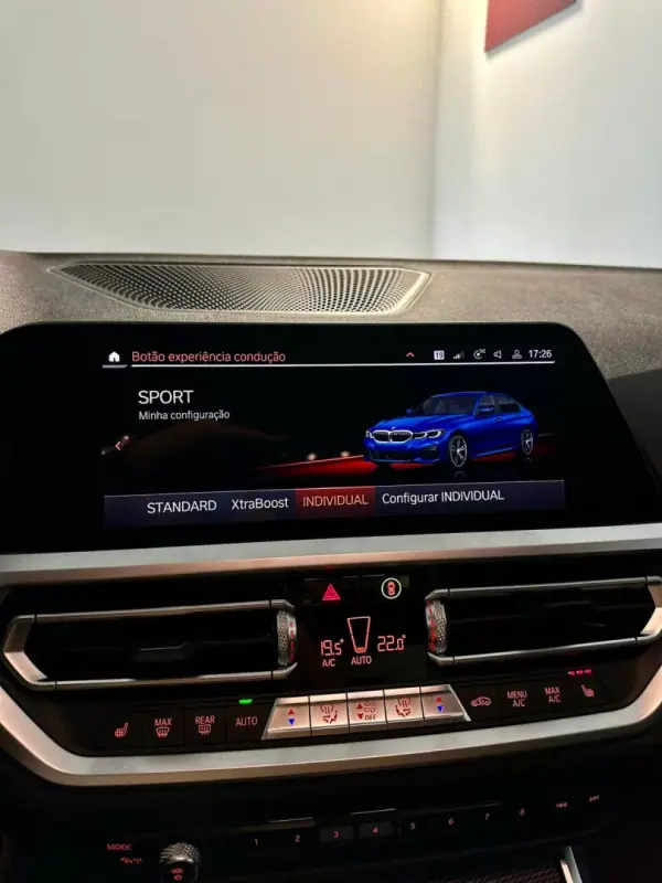 BMW 330e 2019 - 29750 EUR, 99000 km - AUTO.MOTO.pt - 99000km - foto 31 de 46