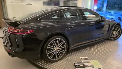 Porsche Panamera 2020 - 84500 EUR, 42501 km - AUTO.MOTO.pt - 42501km - foto 21 de 51