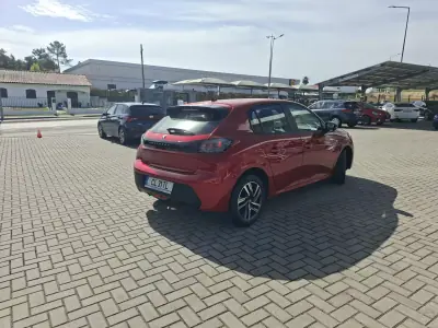 Peugeot 208 2023 - 16750 EUR, 36700 km - foto 6 de 29