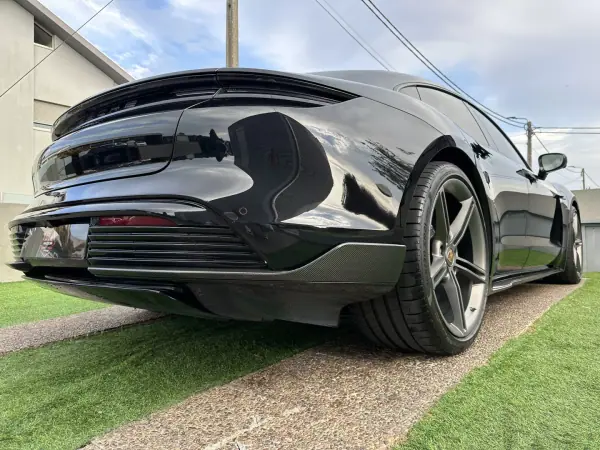 Porsche Taycan 2021 - 99900 EUR, 66000 km - AUTO.MOTO.pt - 66000km - foto 19 de 71
